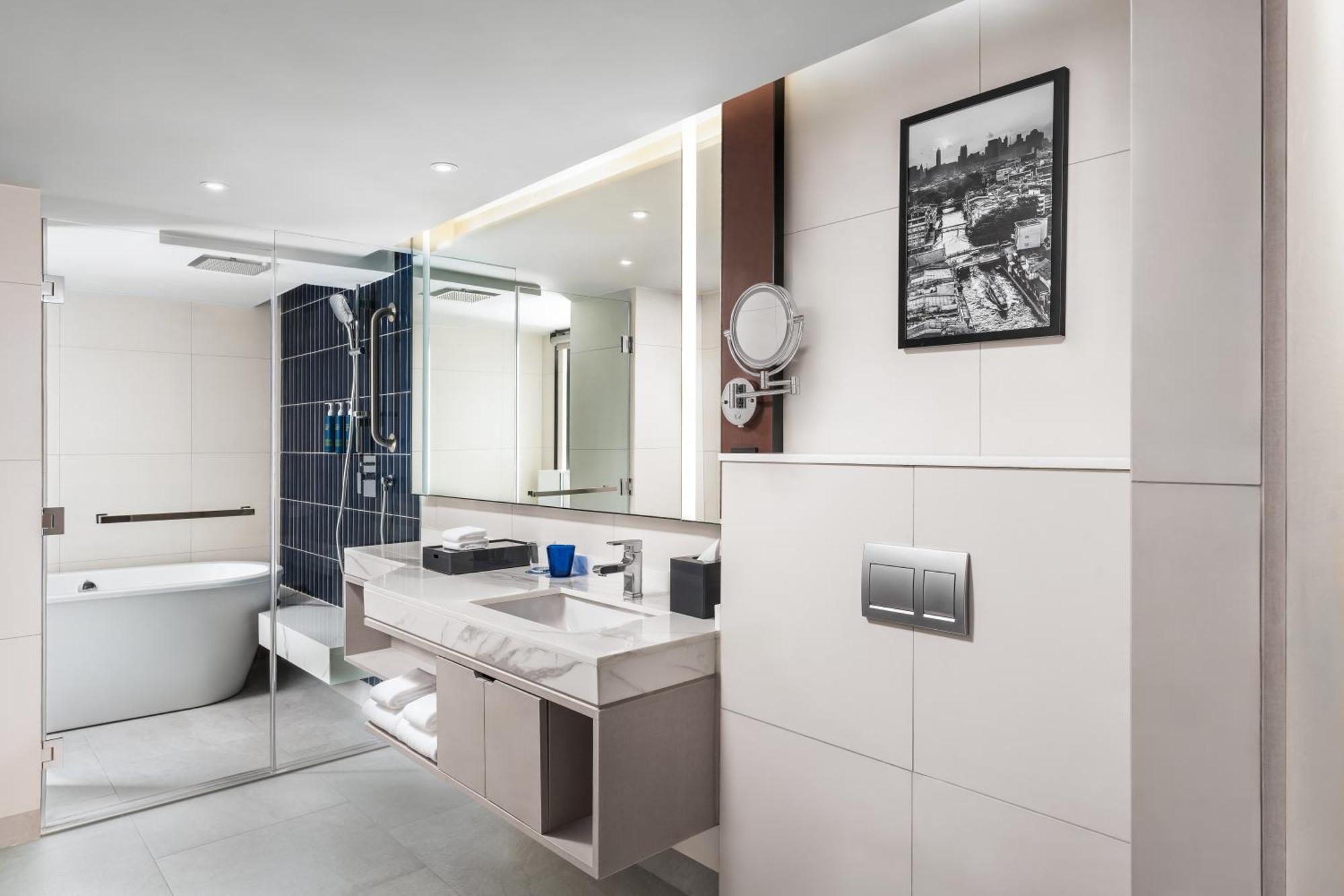 Four Points By Sheraton Bangkok, Sukhumvit 22 Exterior photo